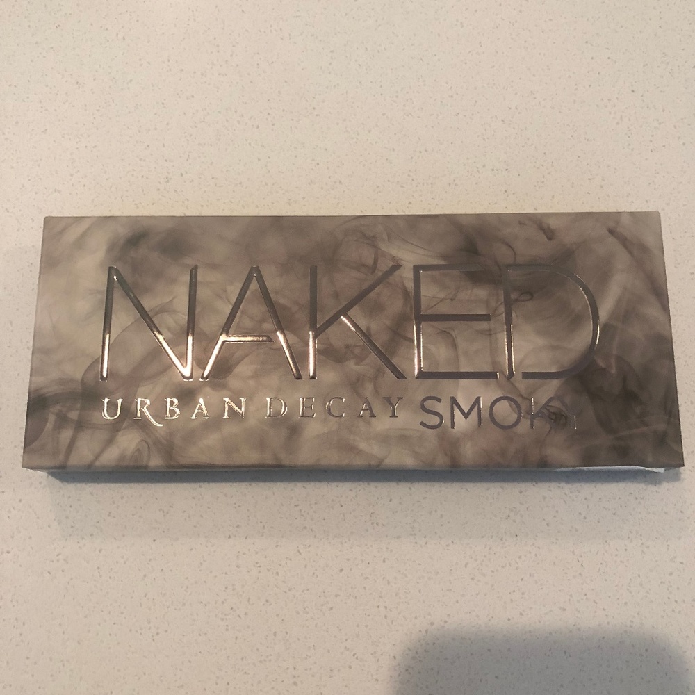 BRAND NEW UD Naked Smoky Palette